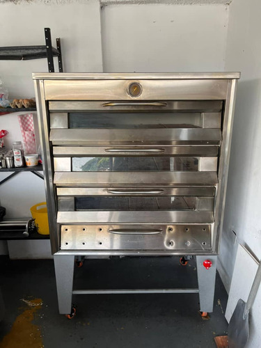 En Venta Fondo De Comercio, Castello Pizzería Y Lounge (sr)