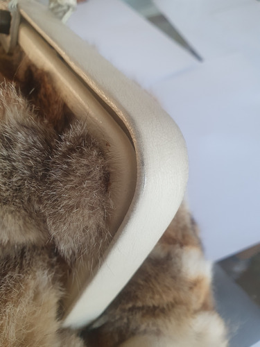 Cartera Bolso Cuero Y Piel Zorro Con Detalles De Vidriera Beige Oro