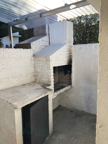 Imagen 2 de 7 de Alquilo Apto Planta Baja 2 Dormitorios Con Patio Y Parrillero