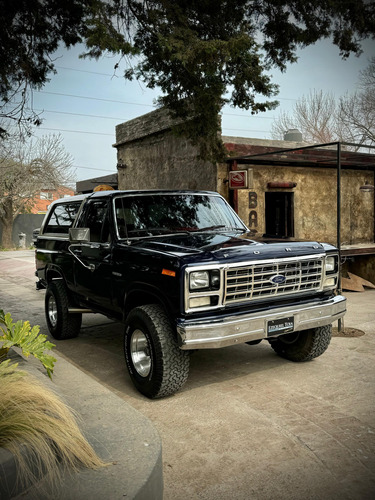 Ford Bronco XLT V8 302