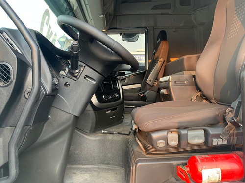 Imagem 7 de 15 de Iveco Hi Way 440 4x2 2015