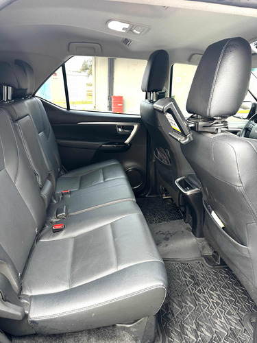 Toyota Hilux SW4 2.8 Srx 177cv 4x4 7as 6at