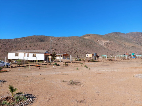 Se Vende Terreno De 5567 Mts2 Con Casa, 3 Dorm. 2 Baños.