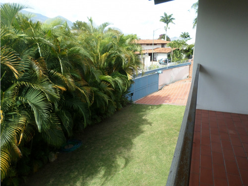 Casa En Venta En Lomas Del Mirador Caracas