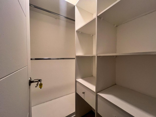 Departamento Impecable Metro Orientales Estc. Y Bodega