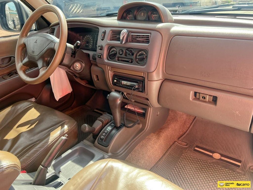 Imagen 10 de 13 de Mitsubishi Navita