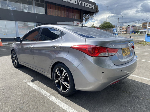 Imagen 8 de 25 de Hyundai I35 Elantra Gls 2012