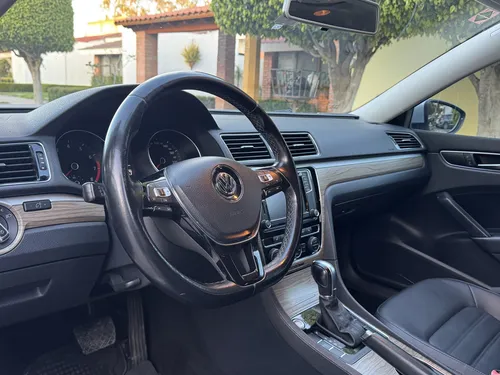 Volkswagen Passat 2.5 Tiptronic Highline At