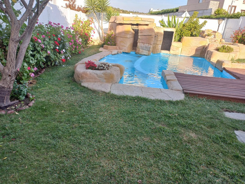 Casa Mediterránea En Condominio ,con Amplio Patio Privado
