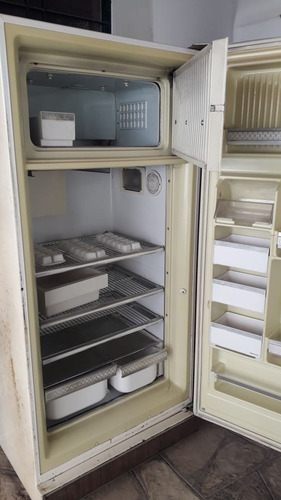 Heladera Domec Antigua. Funcionando.sin Freezer C/congelador