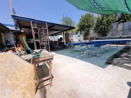 Industrial Con Gran Terreno En Venta En Recoleta