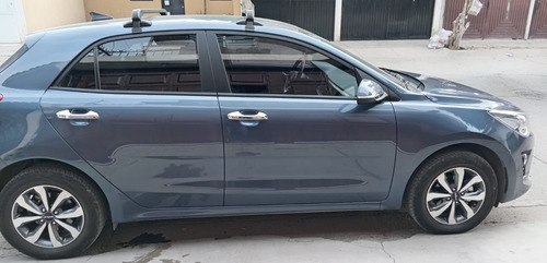 5 Auto Kia Río Hatchback Ex Ta Color Azul