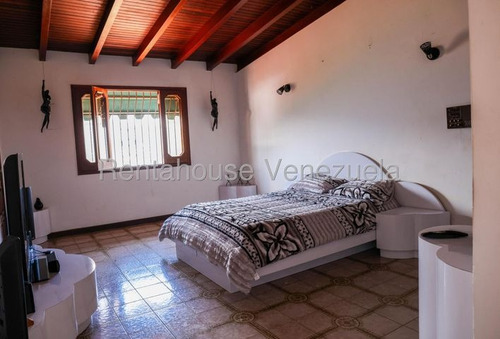 Casa En Venta Los Naranjos Mls # 25-18296 Christian Szotyori