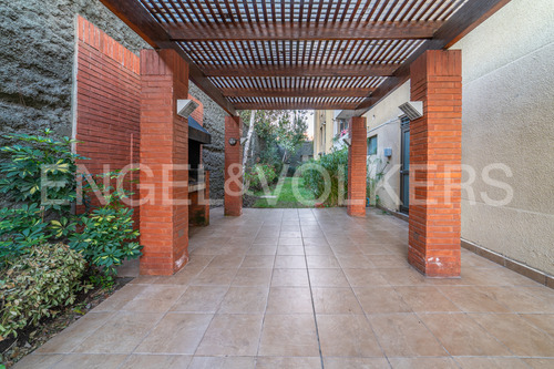 Vende 2d/2b. Excelente Ubicación.