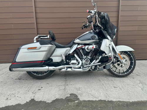 Harley Davidson Street Glide Cvo