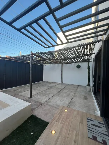 Casa Moderna De 2 Recámaras En Renta En Zona Galerías