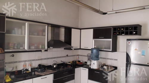 Imagen 4 de 5 de Venta De Casa Para 2 Familias De 7 Ambientes Con Cochera Cubierta Y Patio En S.f.solano (27346)