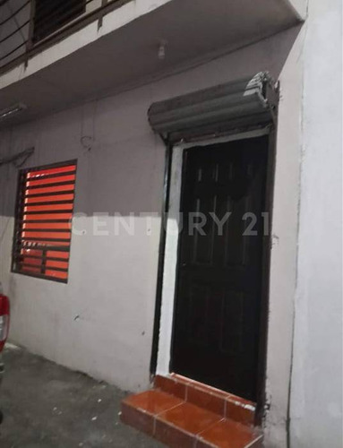 Local Comercial En Vebnta En Camino Real En Guadalupe