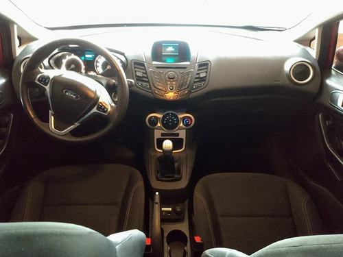 Imagen 5 de 6 de Ford Fiesta Kinetic Design 1.6 Se 120cv 2014