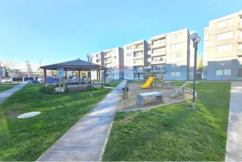 Departamento En Jardines De Lo Campino