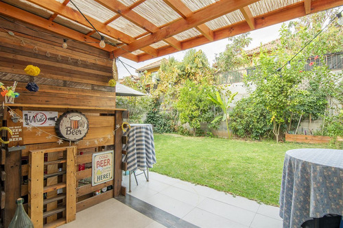 Casa En Venta De 3 Dorm. Avda. Las Perdices, Puente Alto