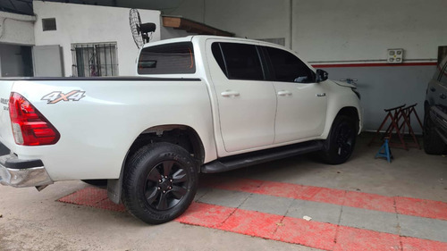 Toyota Hilux 2.8 Cd Srv 177cv 4x4 At 2020