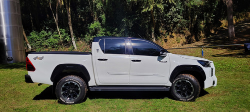Toyota Hilux 2.8 SR Cab. Dupla 4x4 TDi Automático