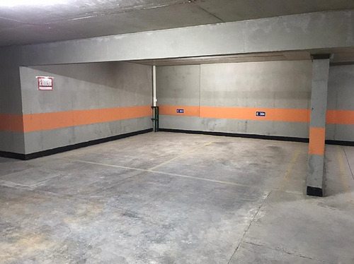 Estacionamiento En Lyon/pocuro/metro I De Suarez