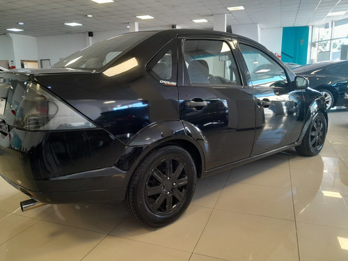 Imagen 3 de 15 de Ford Fiesta Max Max Ambiente Con Gnc Rp