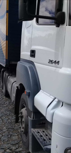 Imagem 1 de 5 de Mercedes Axor 2644