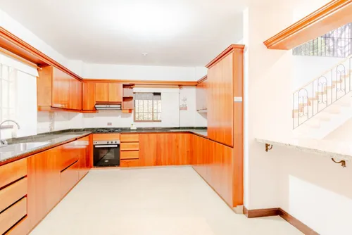 Casa En Venta En El Poblado. Cod V4490
