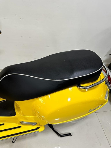 Imagen 11 de 15 de Vespa Super 300 Hpe Scooter Retro Permutas Bbva Tasa 0 %