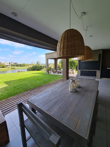 Casa En Venta A La Laguna-villanueva- Barrio San Rafael