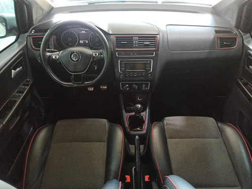 Imagem 9 de 10 de Volkswagen Fox 1.6 Mi Rock In Rio 8v Flex 4p Manual