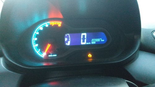 Imagem 4 de 9 de Chevrolet Onix 2013 1.0 Lt 5p