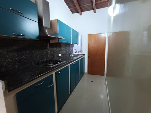 Imagen 5 de 13 de En Alquiler Casa En Urb. Valle Hermoso Villas