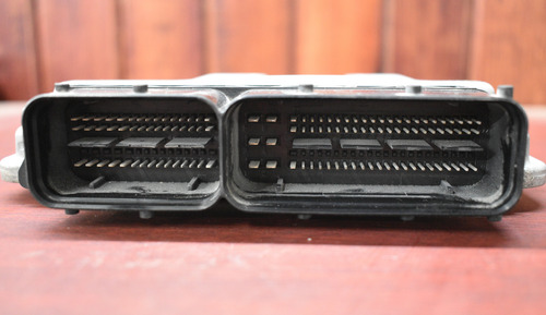 Computadora De Motor Bora 2.5l 07k906055ac (Usado)