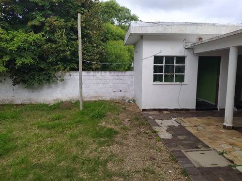 Chalet Ubicado En Pan De Azúcar, Zona Céntrica