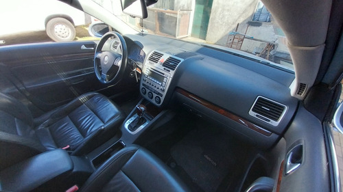 Volkswagen Vento 2.5 Luxury Wood