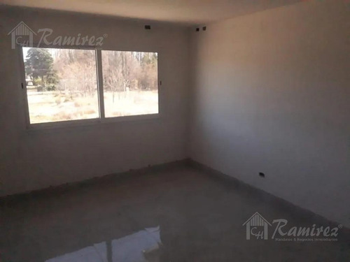 Casa En Venta 6 Ambientes A Estrenar - Plottier, Neuquen