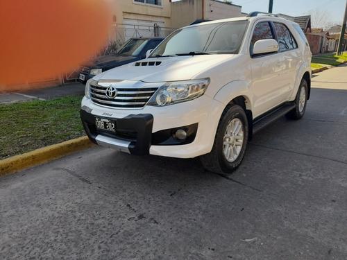 Imagen 2 de 14 de Toyota Sw4 2014 3.0 Srv 171cv 4x4
