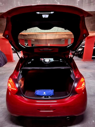 Imagen 9 de 16 de Peugeot 208 2014 1.5 Allure Touchscreen