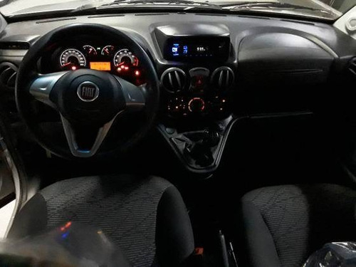 Imagem 3 de 9 de Fiat Doblò 1.8 Mpi Essence 7l 16v Flex 4p Manual