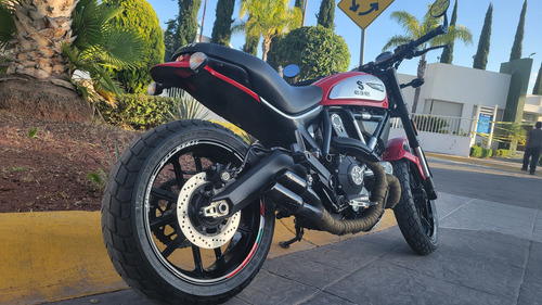 Ducati Scrambler 800 Modificada A Independent