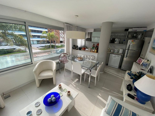 Imagen 4 de 15 de Luminoso Y Bien Ubicado Apartamento Esquinero - Punta Del Este Peninsula