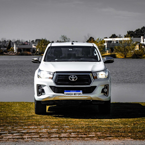 Toyota Hilux 2.7 D.cab. Srv 4x4