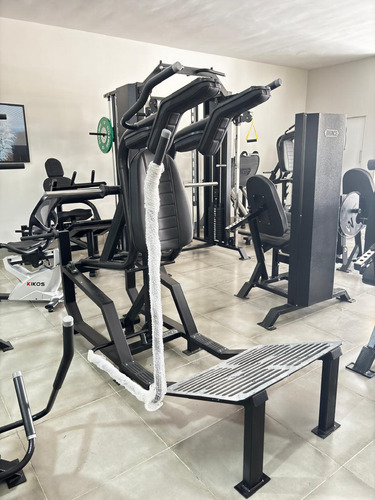 Agachamento Rack Squat Machine Bronco Fitness