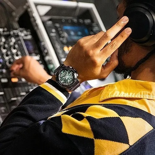 Reloj Casio G-shock Youth Gm-110mf-1acr Original Time Square Color de la correa Gris/Humo Color del bisel Gris oscuro Color del fondo Gris