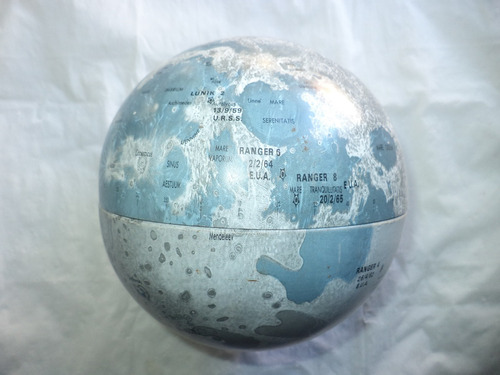 Vintage (1966) Globo Lunar