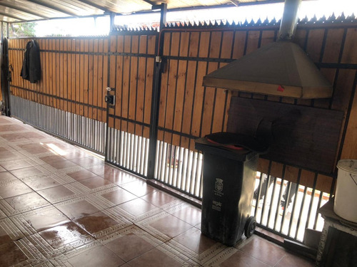 Excelente Casa De Dos Pisos En Comuna De La Cisterna!!!